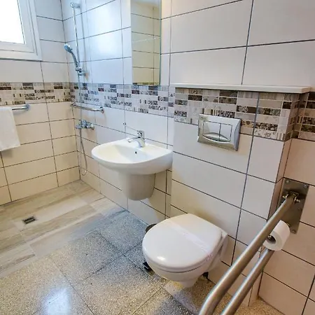 Med. Coast Deluxe וילה Paphos